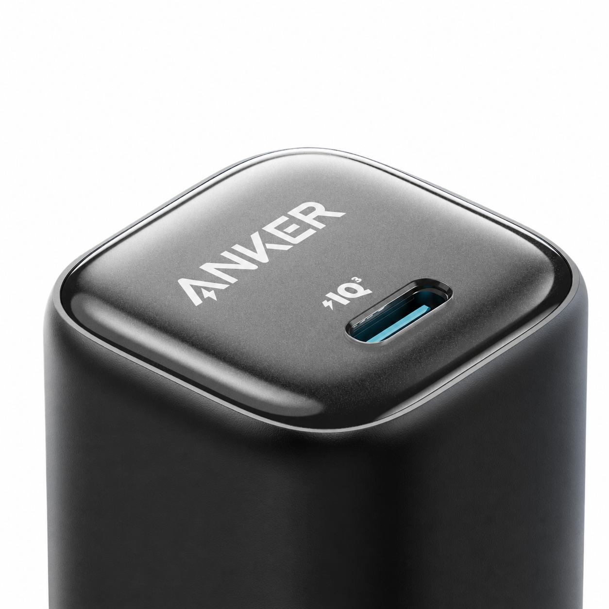 מטען קיר + כבל Anker Zolo Charger GaN 20W בצבע שחור